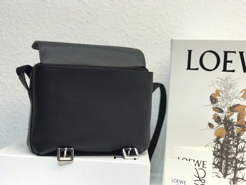 &MOMO- high quality version 317.12AA72-1100 military messenger XS calfskin item：B-B063I1808C